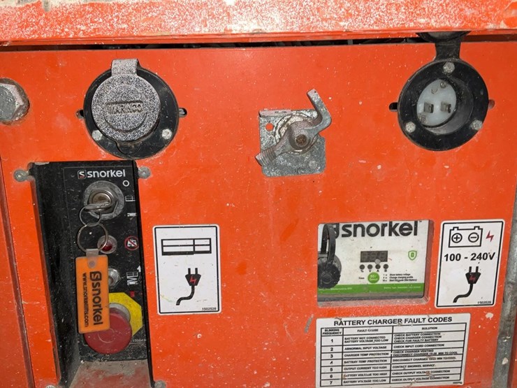 #433-•-2023-snorkel-19'-scissor-lift-image-13