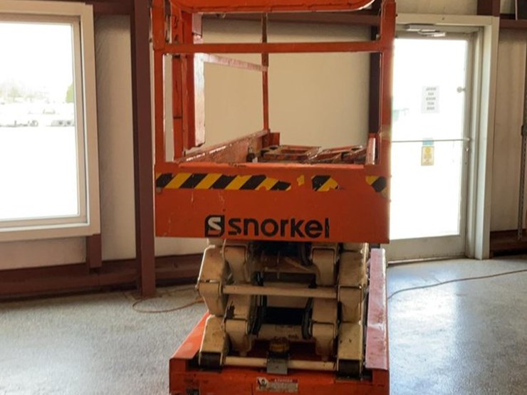 #404-•-2019-snorkel-26'-scissor-lift-image-5