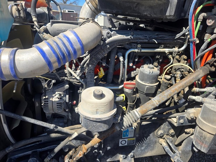 2016-peterbilt-579-image-27