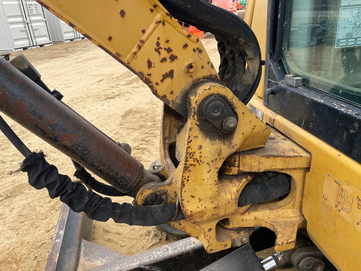 2014-caterpillar-303.5-image-21