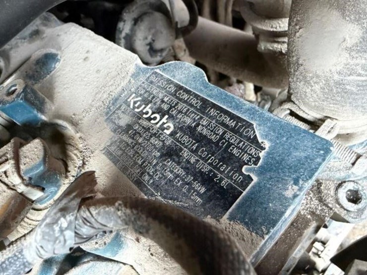 2018-kubota-ssv65-image-32