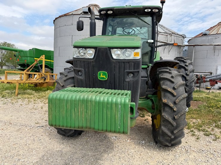 2012-john-deere-8235r-image-34