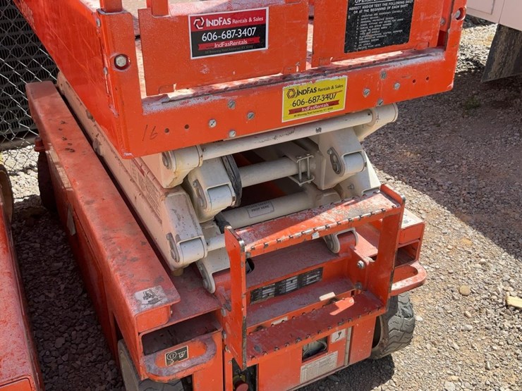 #422-•-snorkel-19'-scissor-lift-image-11