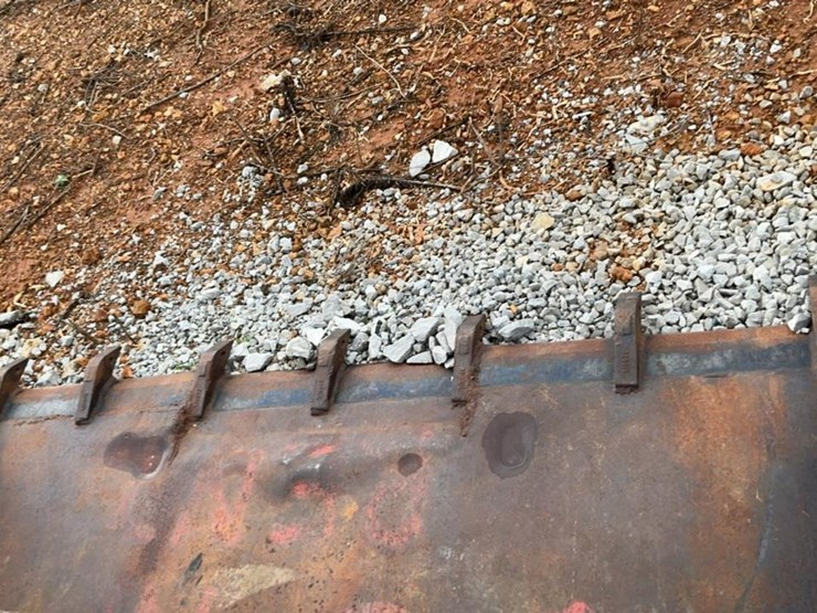 #157-•-proworks-73”-tooth-bucket-image-6