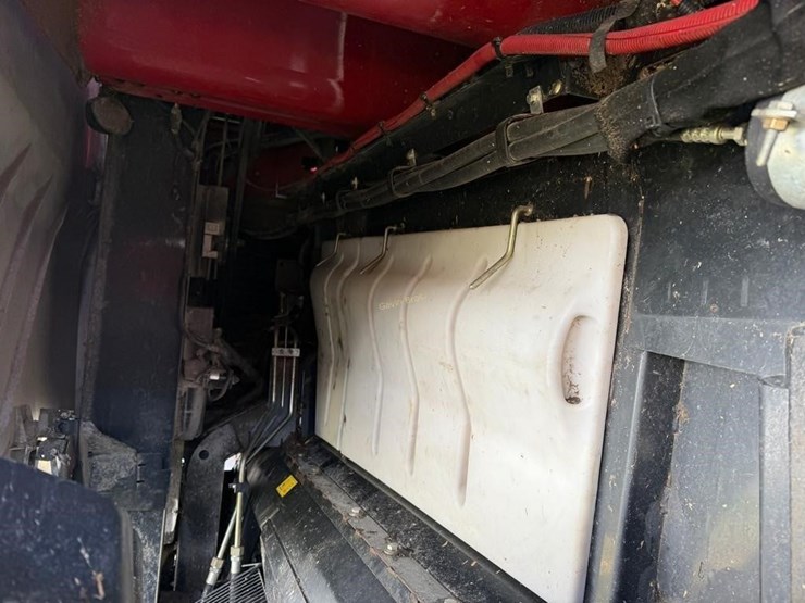 2014-case-ih-8230-image-18