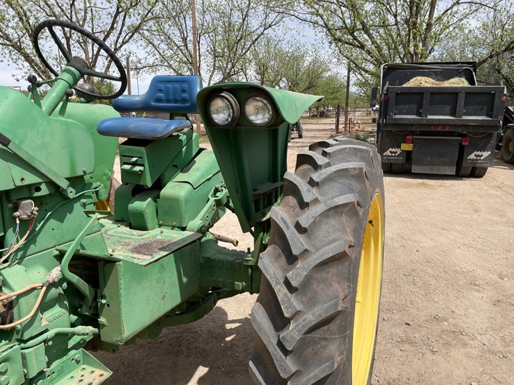 john-deere-3010-image-30