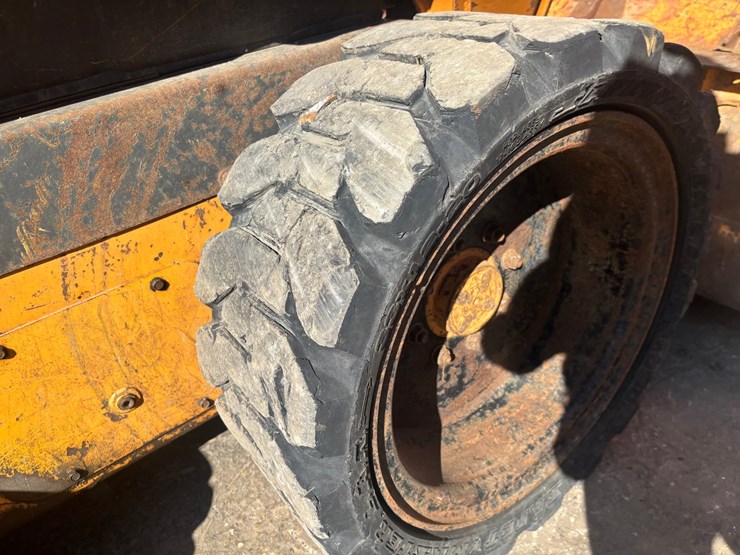 2011-case-sr220-image-55