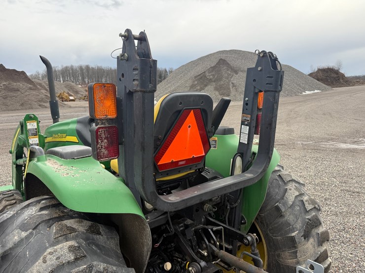 john-deere-4120-image-15