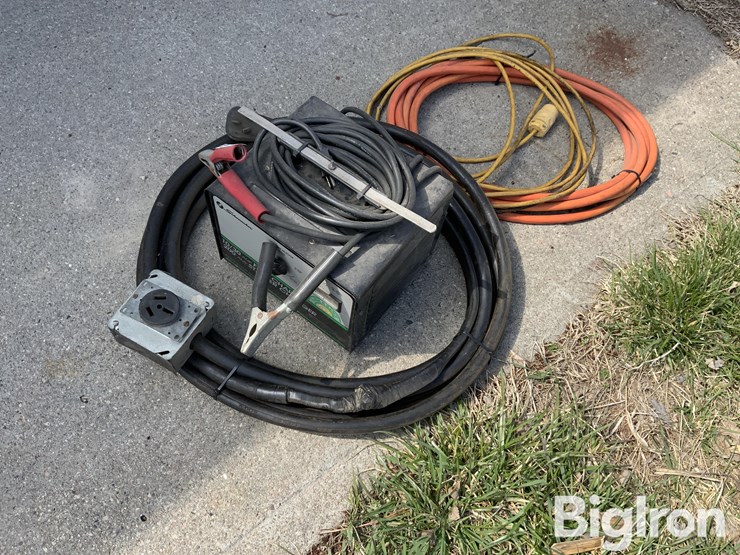 battery-charger-&-220v-cord-image-1