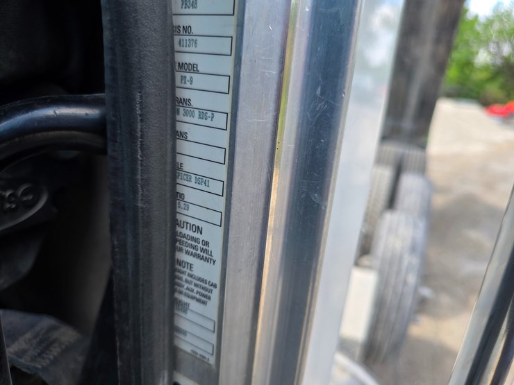 2017-peterbilt-348-image-99