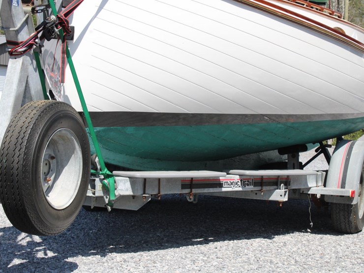 #9545-•-grimmalkin-–-18'-fenwick-williams-classic-wooden-catboat-w/-trailer-image-33