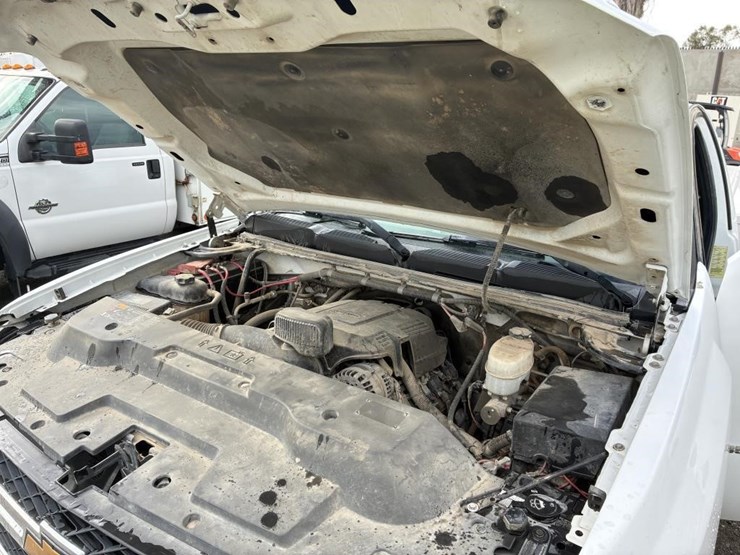 2013-chevrolet-silverado-3500-image-6