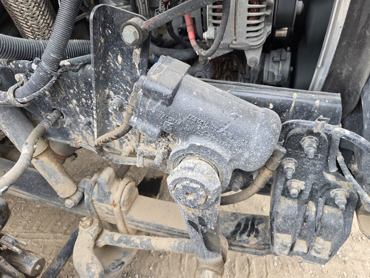 2017-peterbilt-348-image-39