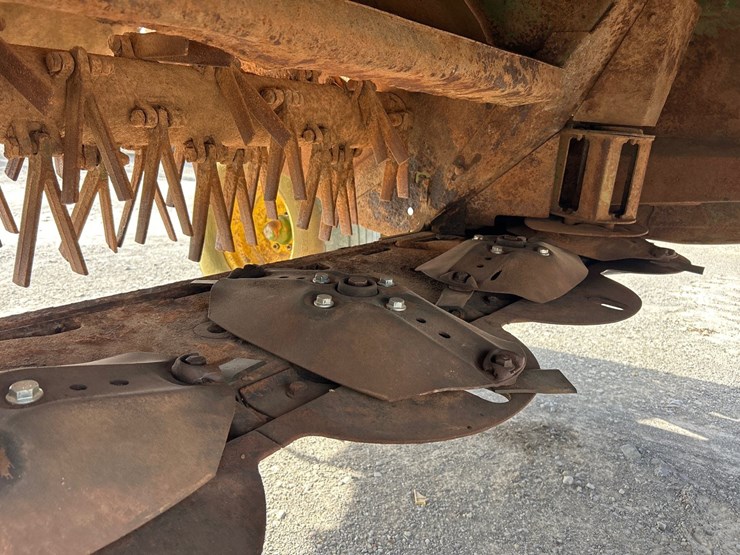 john-deere-630-image-10