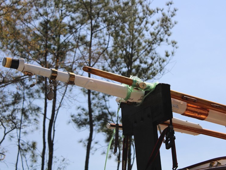 #9545-•-grimmalkin-–-18'-fenwick-williams-classic-wooden-catboat-w/-trailer-image-20