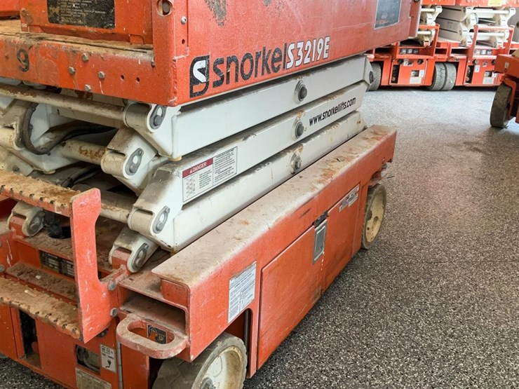 #415-•-2019-snorkel-19'-scissor-lift-image-17