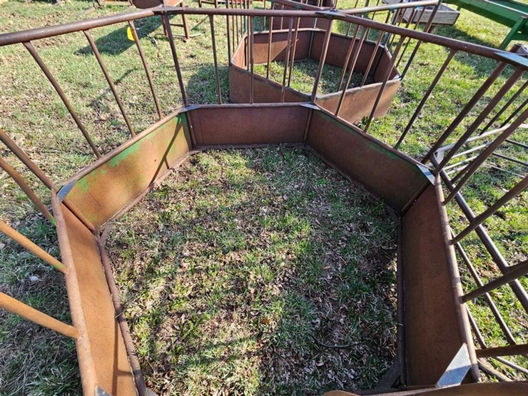 #545-•-round-bale-feeder-image-4