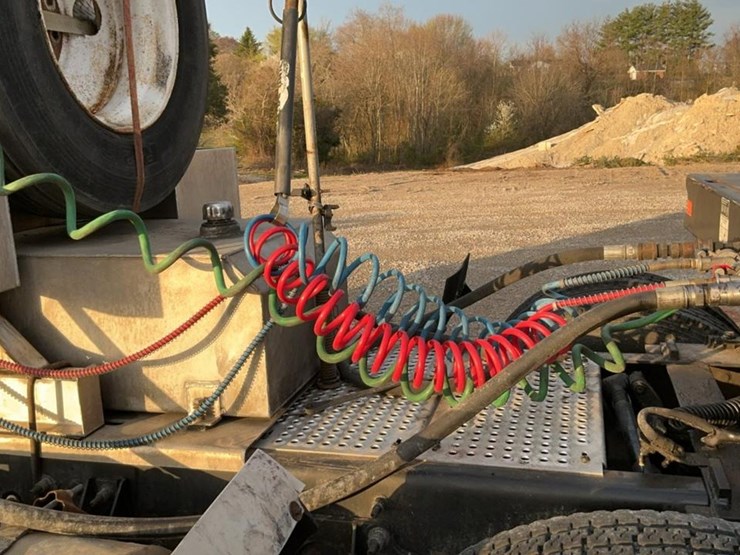 2017-international-prostar-image-46