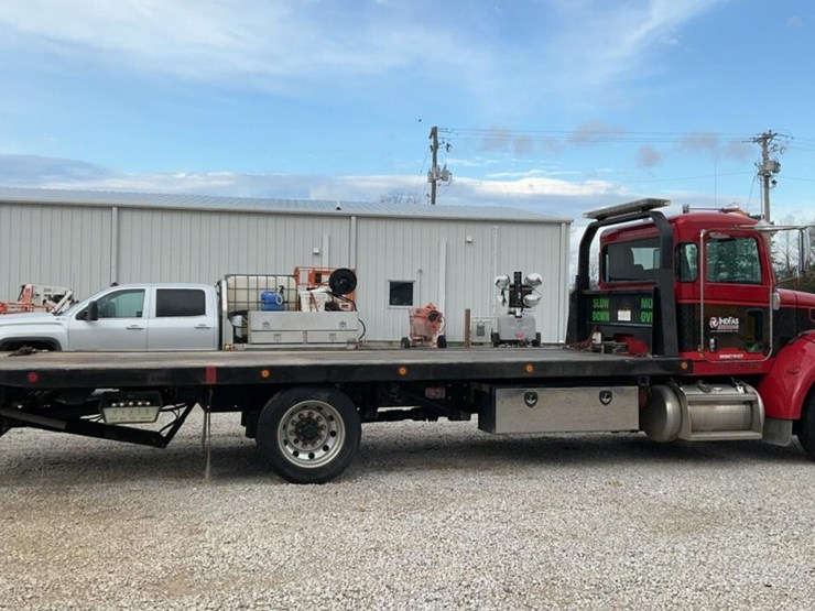 2021-peterbilt-337-image-6