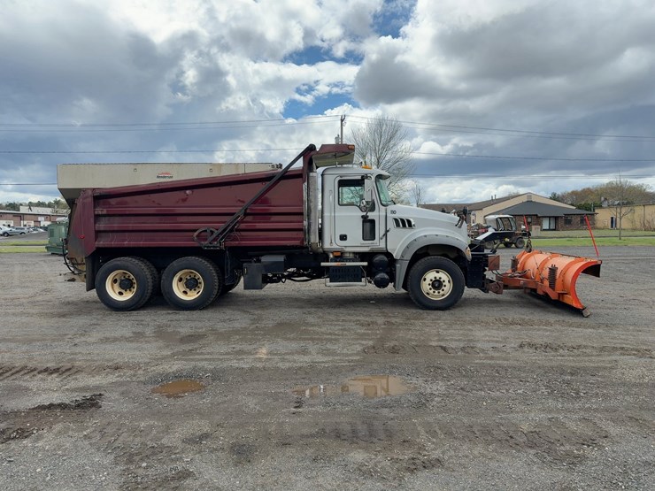 2010-mack-granite-gu713-image-6