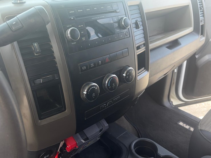 2012-dodge-3500-image-8