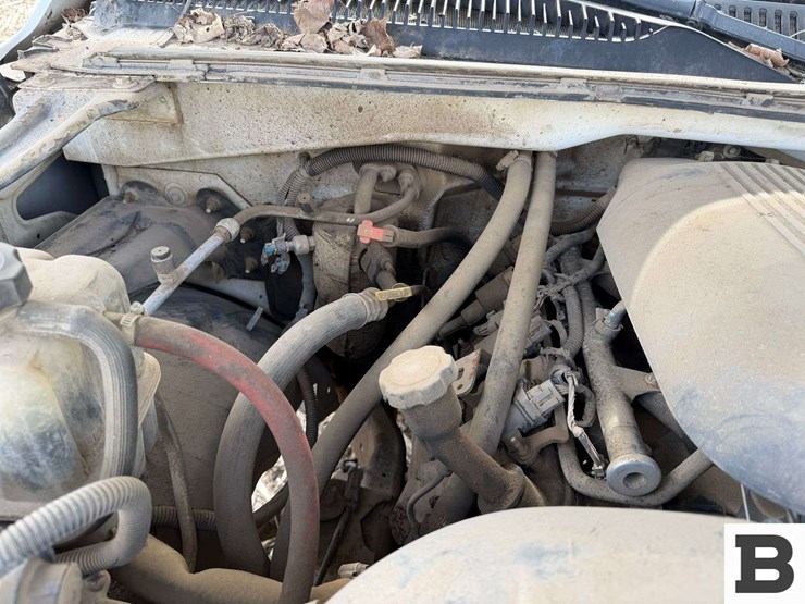 2002-chevrolet-silverado-1500-image-35