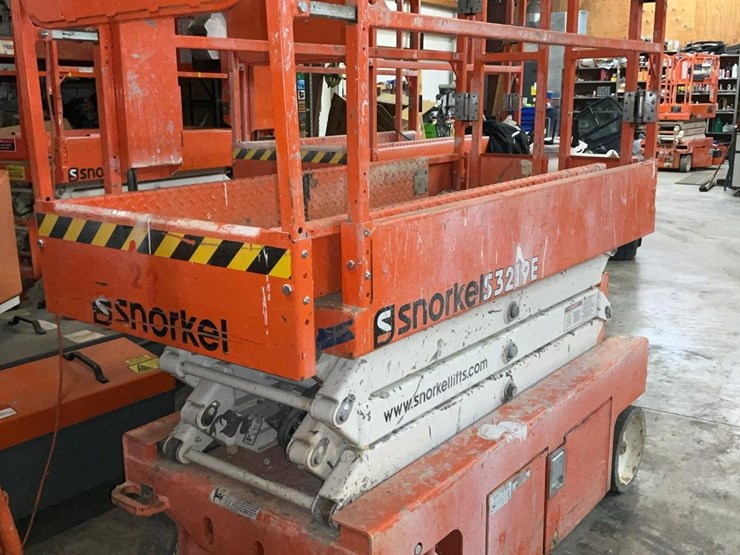 #427-•-snorkel-19'-scissor-lift-image-1
