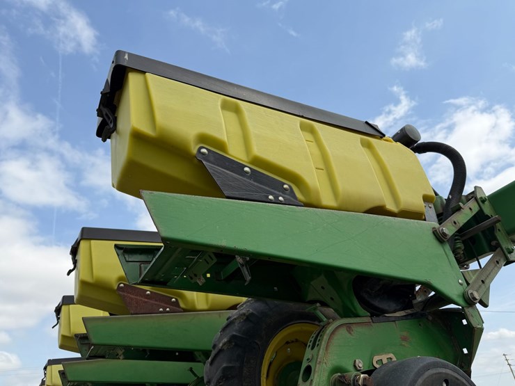 john-deere-1720-image-18