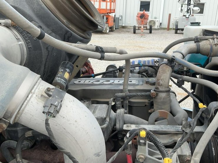 2021-peterbilt-337-image-12