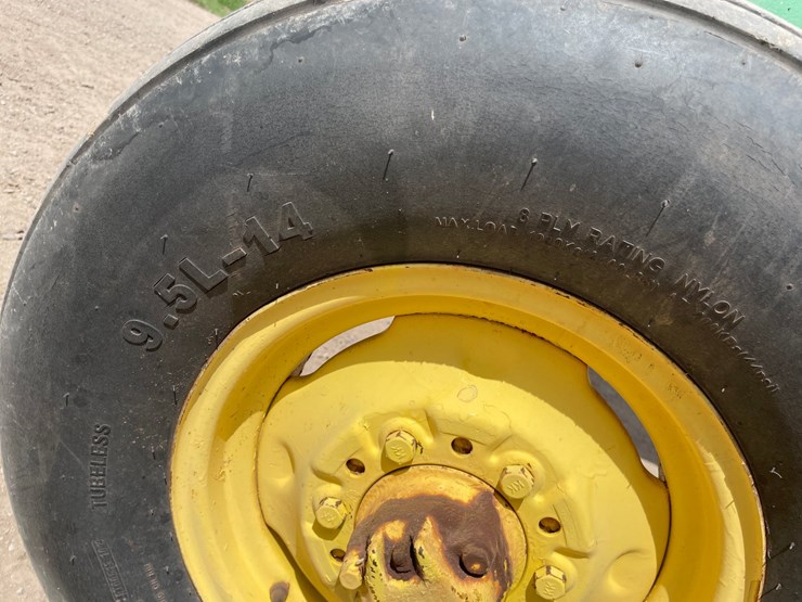 john-deere-3010-image-12