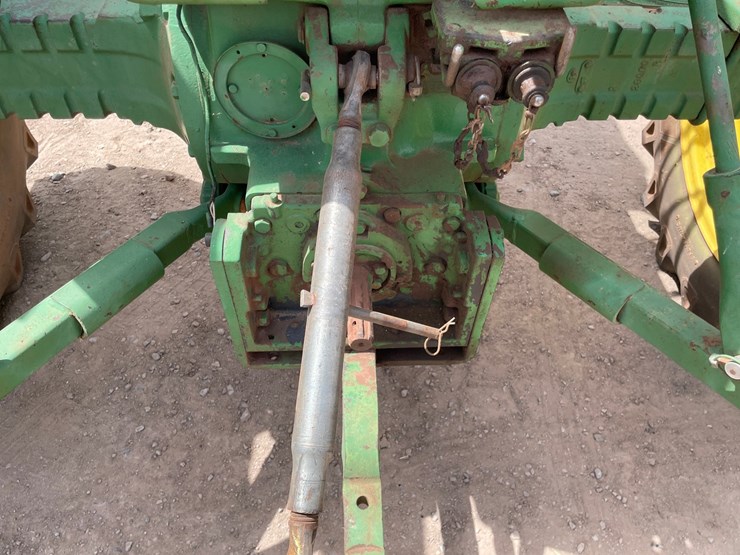 john-deere-3010-image-23