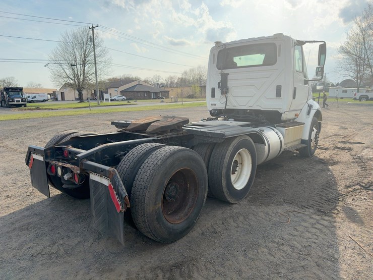 2015-international-8600-image-5