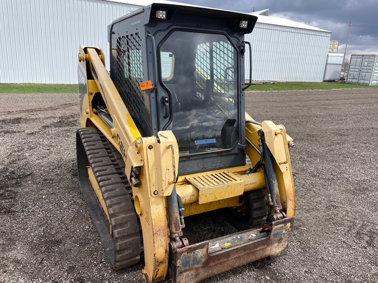 2013-gehl-rt210-image-3