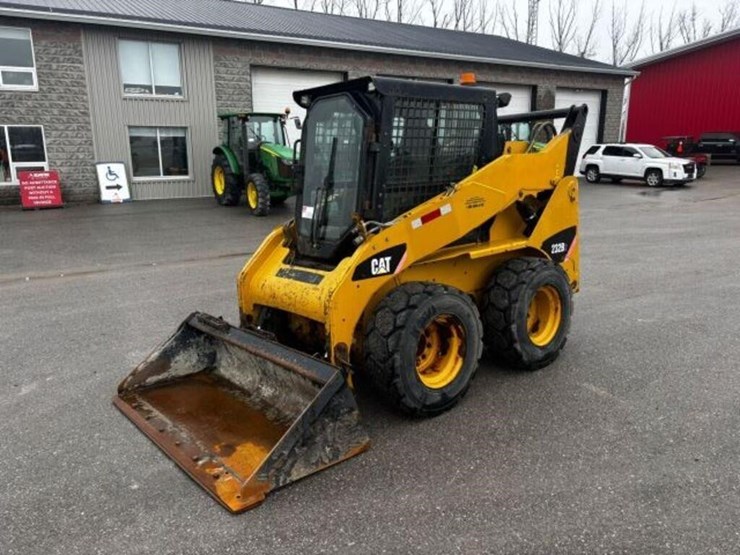 2009-caterpillar-232b2-image-1