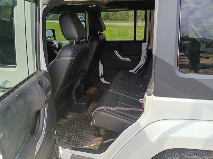 2015-jeep-wrangler-image-57