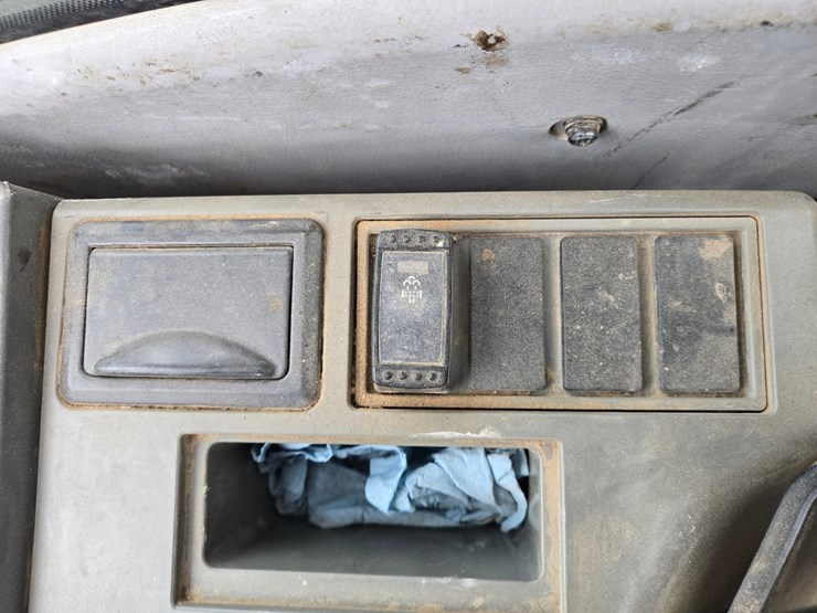 deere-470g-lc-image-61