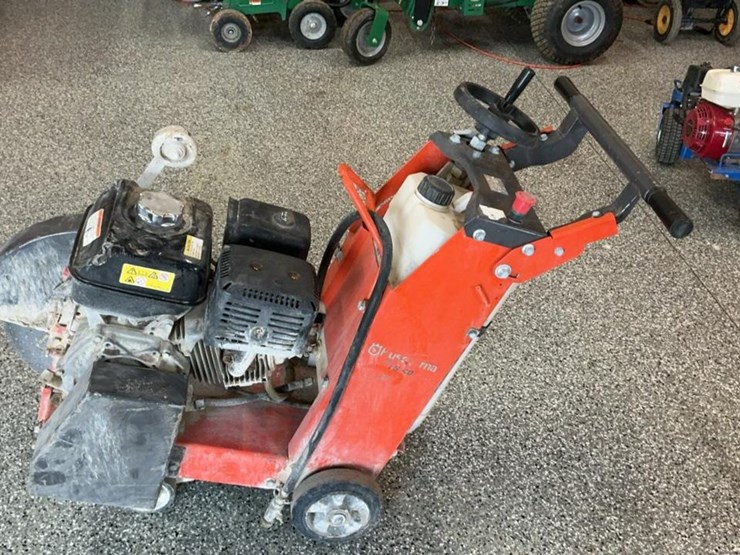 #104-•-husqvarna-fs400lv-concrete-saw-image-3