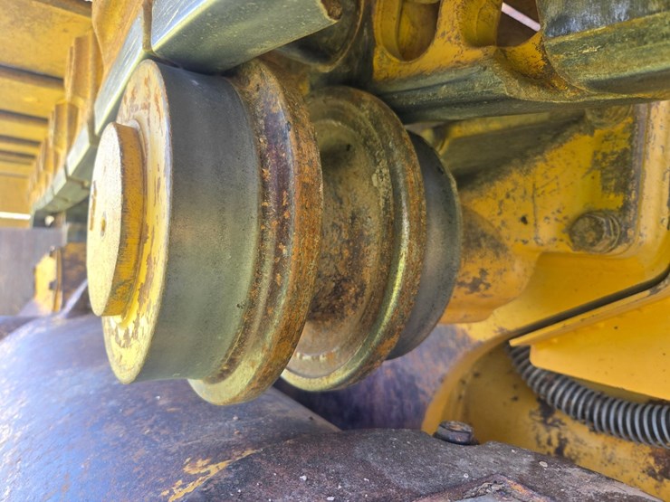 2014-caterpillar-953d-image-66