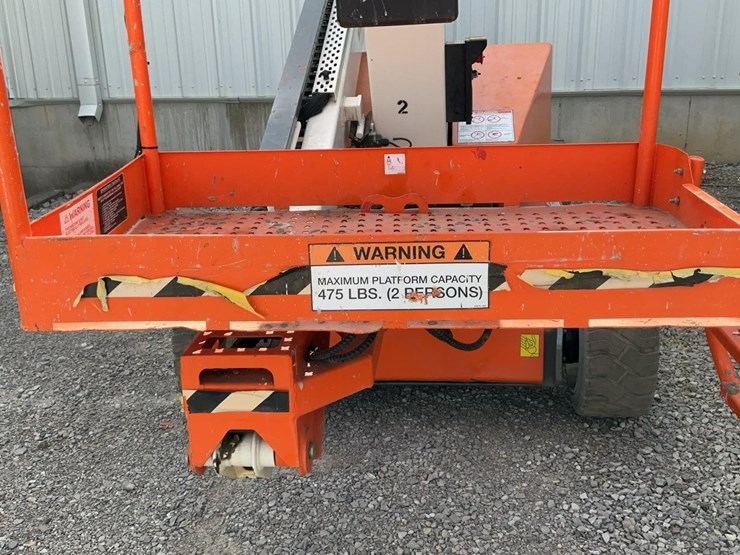 #311-•-snorkel-38'-articulating-lift-image-24