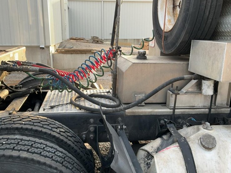 2017-international-prostar-image-50