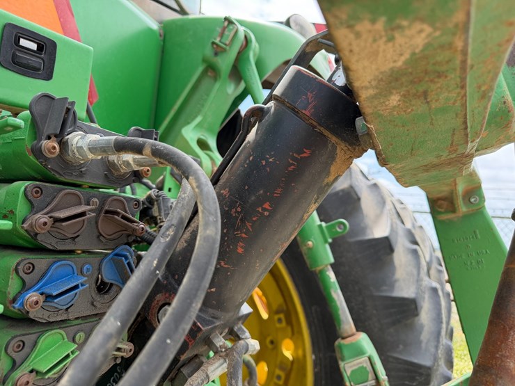 2010-john-deere-8270r-image-23