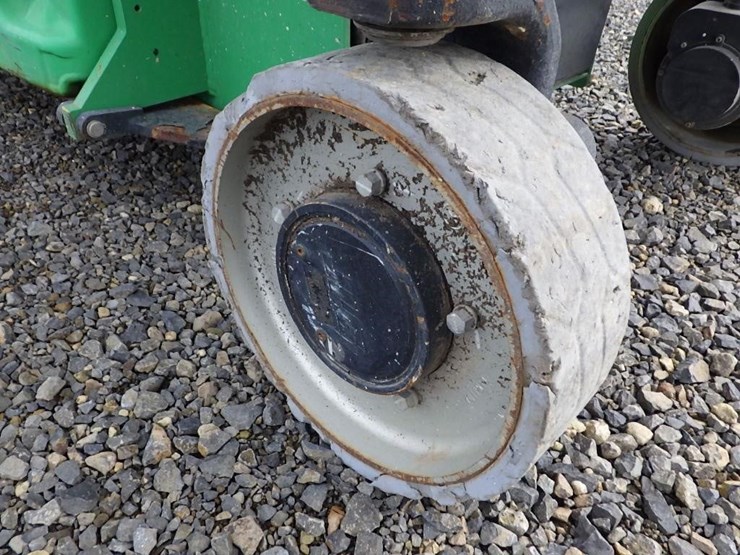 2016-jlg-3246es-image-15