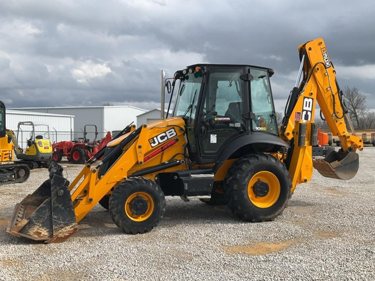 2023-jcb-3cx-image-1