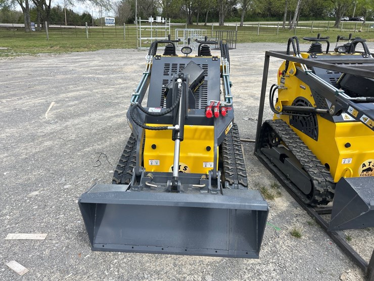 #10-•-2026-ats-t460-mini-skid-steer-loader-image-2