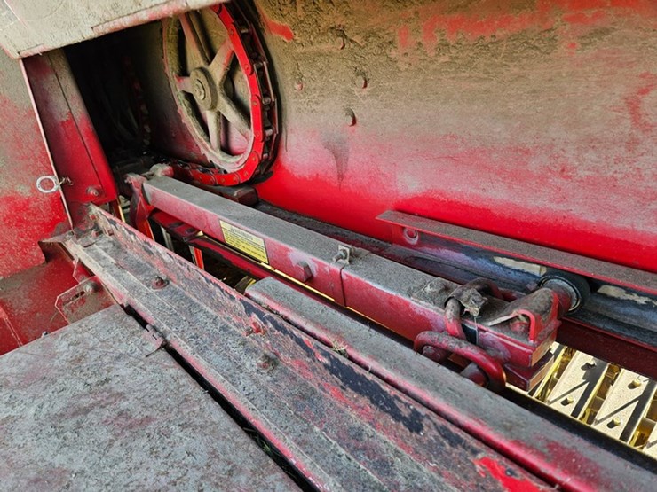 new-holland-315-image-21