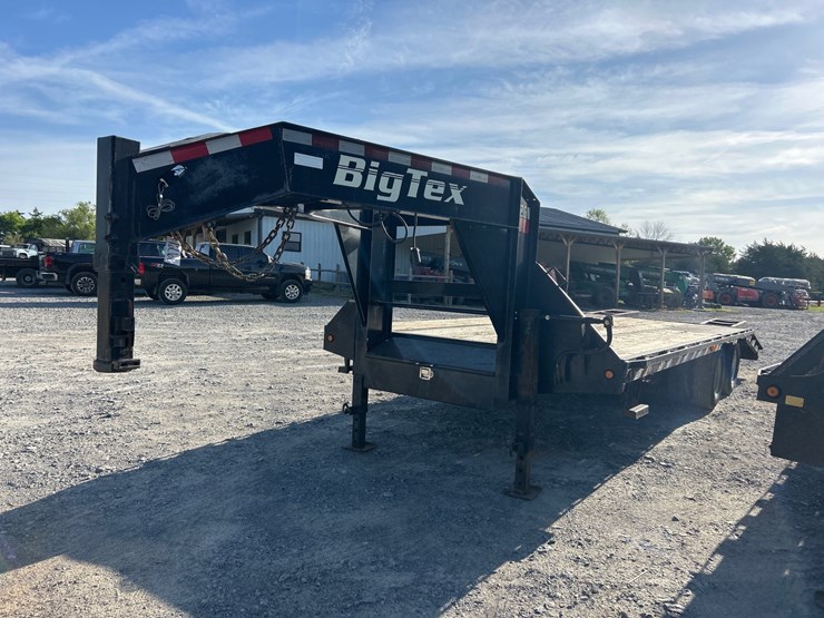 2016-big-tex-25'-gooseneck-image-3