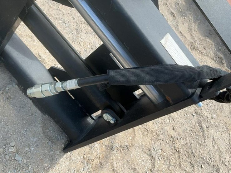 #178-•-hydraulic-forks-image-10