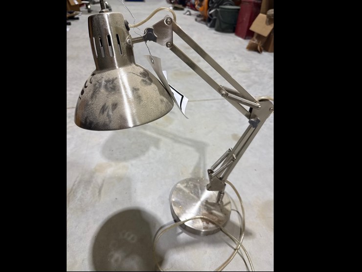 #706-•-stainless-adjustable-lamp-image-3
