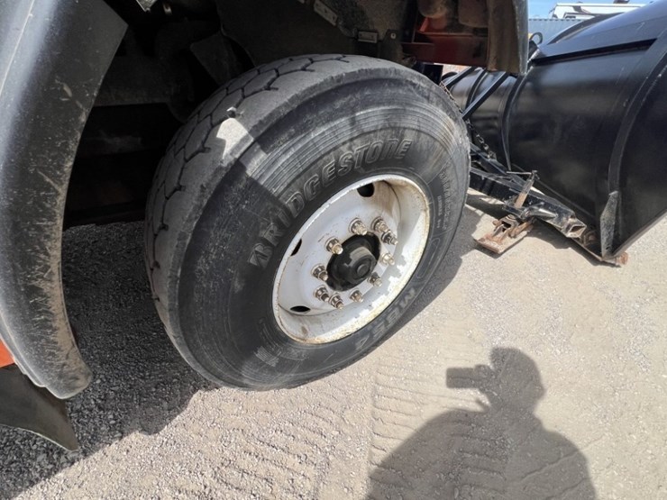 2007-sterling-l9500-image-30