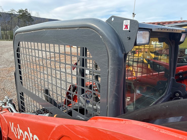 2023-kubota-svl65-2-image-42